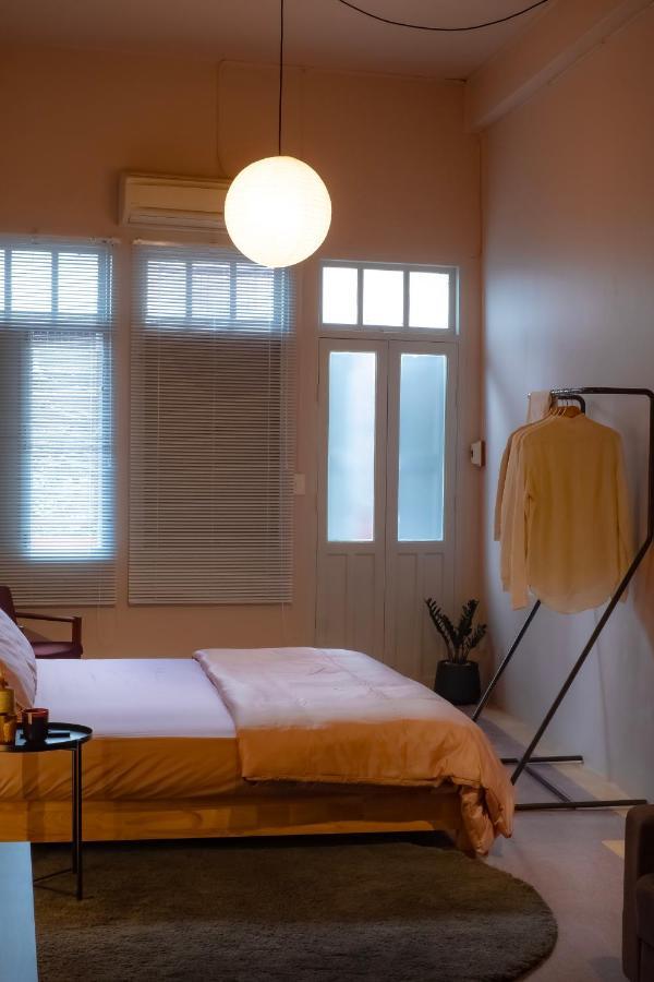 Cozy Room At The Coffee Store Charoenkrung Bangkok Extérieur photo